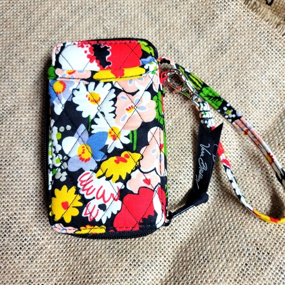 Vera Bradley Handbags - 🛒🛍️💥Gently used women Vera Bradley wristlet wallet poppy fields design